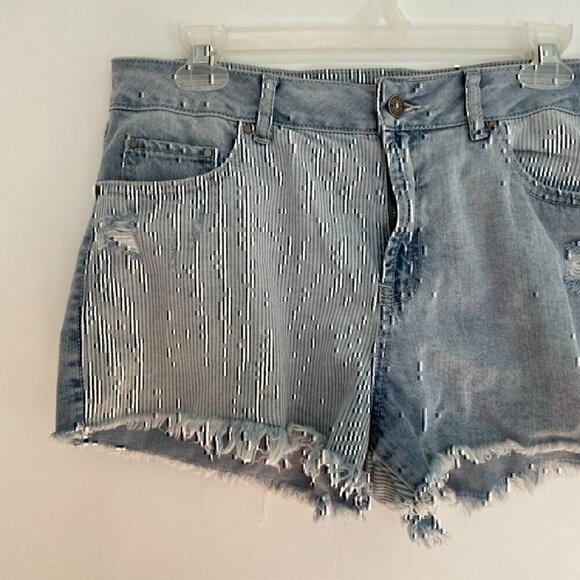 REWASH Light Wash Railroad Stripe Patchwork High Waisted Denim Jean Shorts 13 31 - Picture 3 of 12